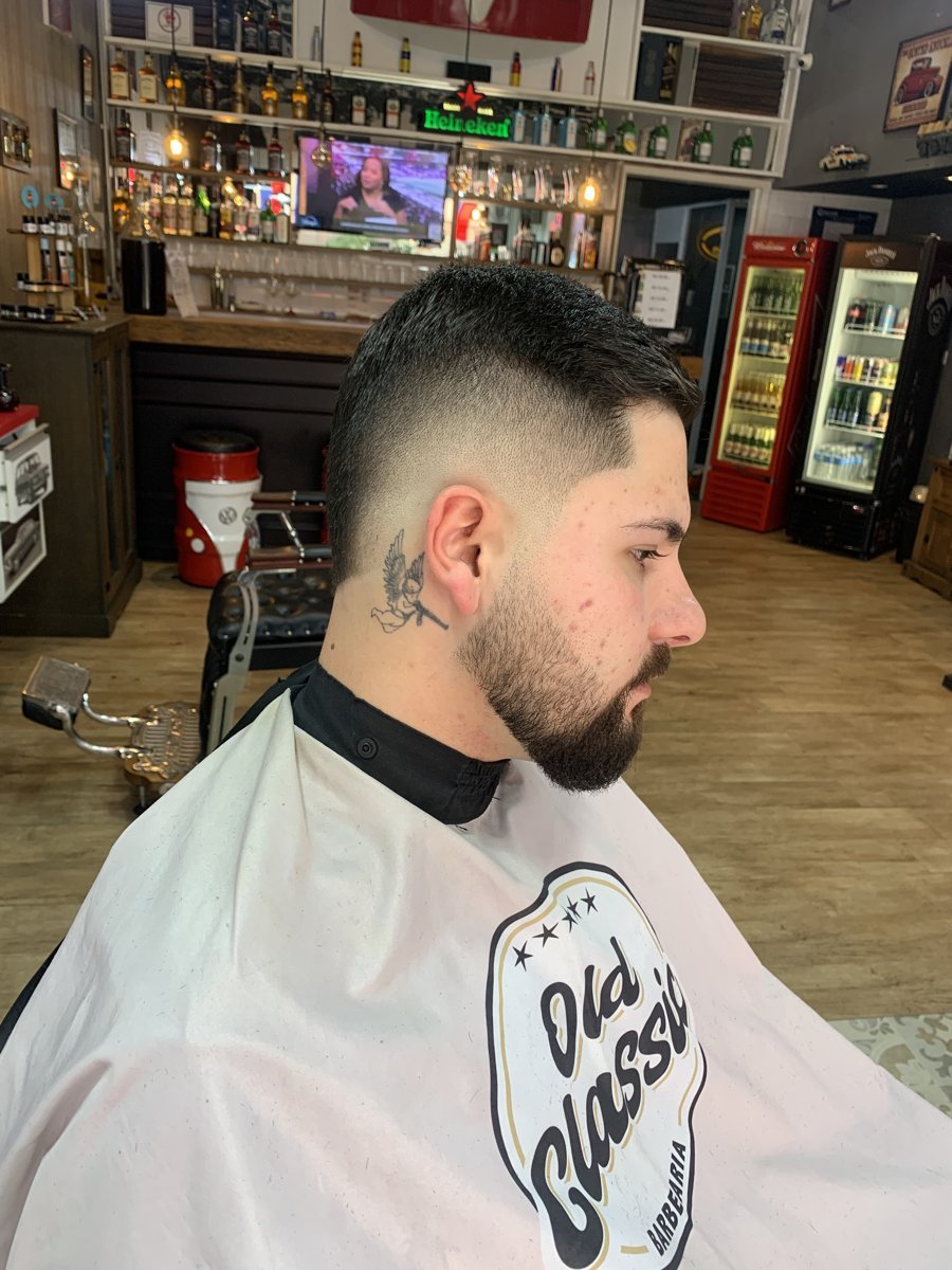 Fade com barba cheia na Old Classic Barbearia